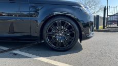 Land Rover Range Rover Sport 3.0 D300 HSE Dynamic Black 5dr Auto Diesel Estate